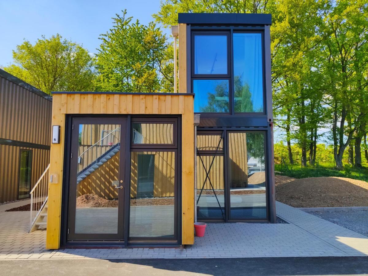 Modern Ausgebauter Ueberseecontainer Als Tiny House Wertheim Εξωτερικό φωτογραφία