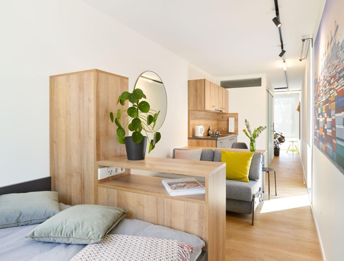 Modern Ausgebauter Ueberseecontainer Als Tiny House Wertheim Εξωτερικό φωτογραφία