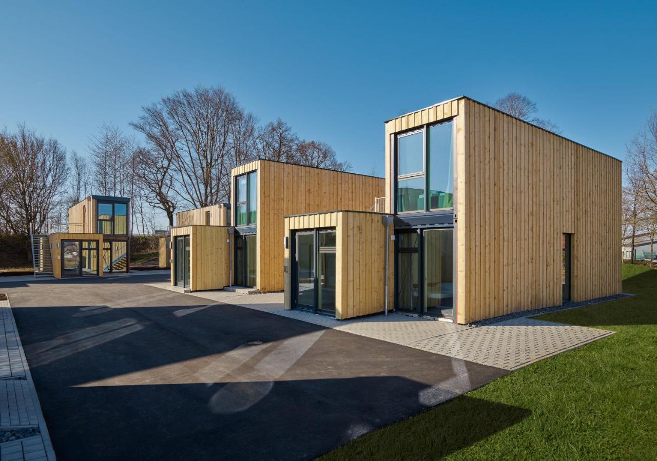Modern Ausgebauter Ueberseecontainer Als Tiny House Wertheim Εξωτερικό φωτογραφία